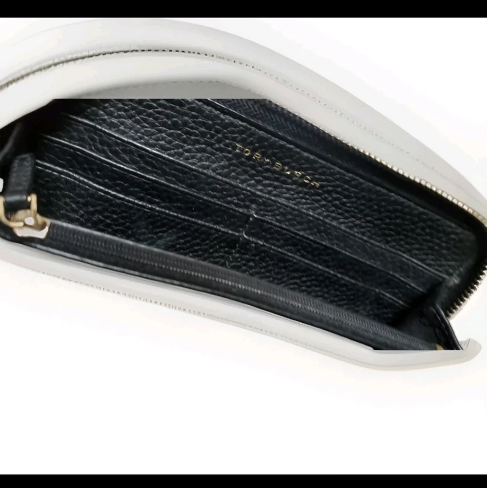 Tory Burch Taylor Zip Around Continental Black Long Pebble Leather Wallet 8x5in